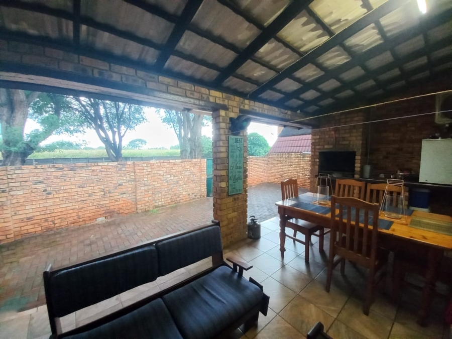 3 Bedroom Property for Sale in Safari Gardens North West